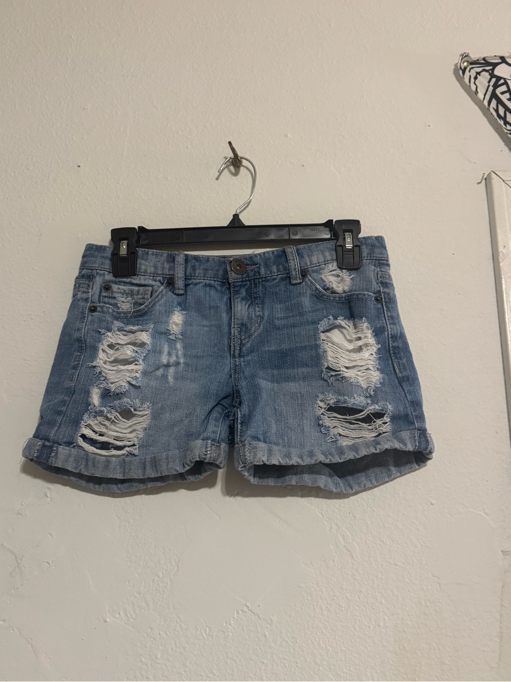 Mudd Distressed Light Blue Denim Womens Junior Shorts Size 3
